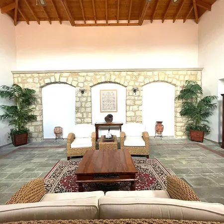 Beautiful - Luxury Where You Can Party *